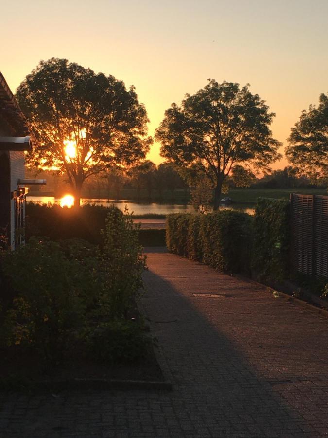 Villa Eindeloos Asselt Swalmen Exterior foto